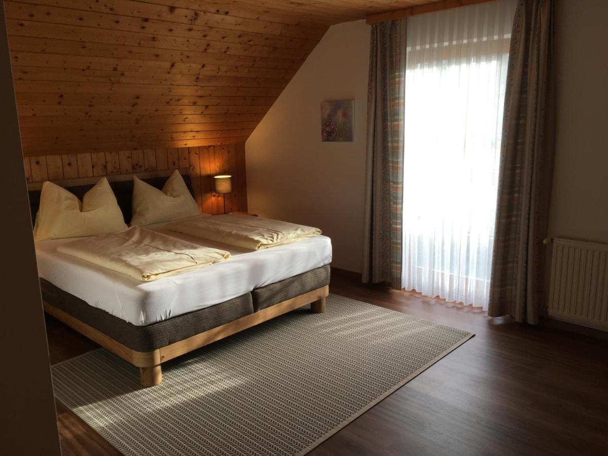 Bed and Breakfast Gerstbreinhof à Bad Sankt Leonhard im Lavanttal Extérieur photo